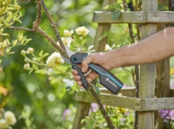 Gardena Assistcut Accu Snoeischaar 25mm -Gardena Verkoopwinkel 970534801 10 Gardena20AssistCut20Accu20Snoeischaar2025MM